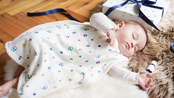 赤ちゃんの快適な眠りをサポートするベビースリーパー